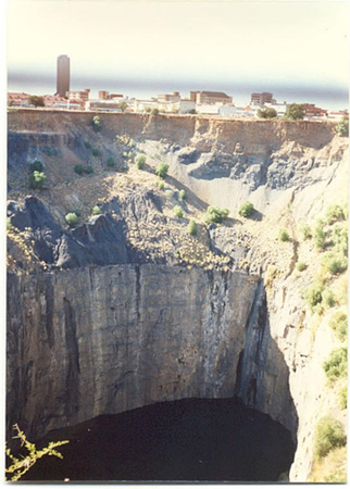 Apparently the largest ever hand-dug excavation in the world, this 1097 